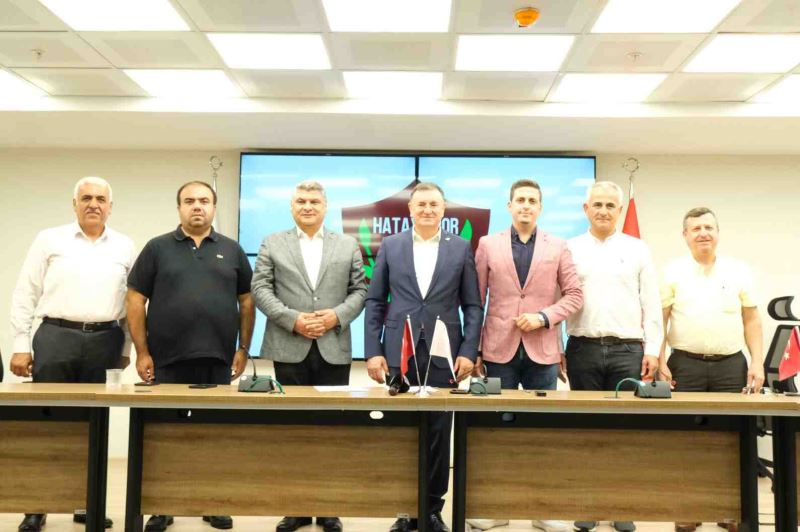 ATAKAŞ HATAYSPOR İÇİN TARİHİ İMZALAR ATILDI