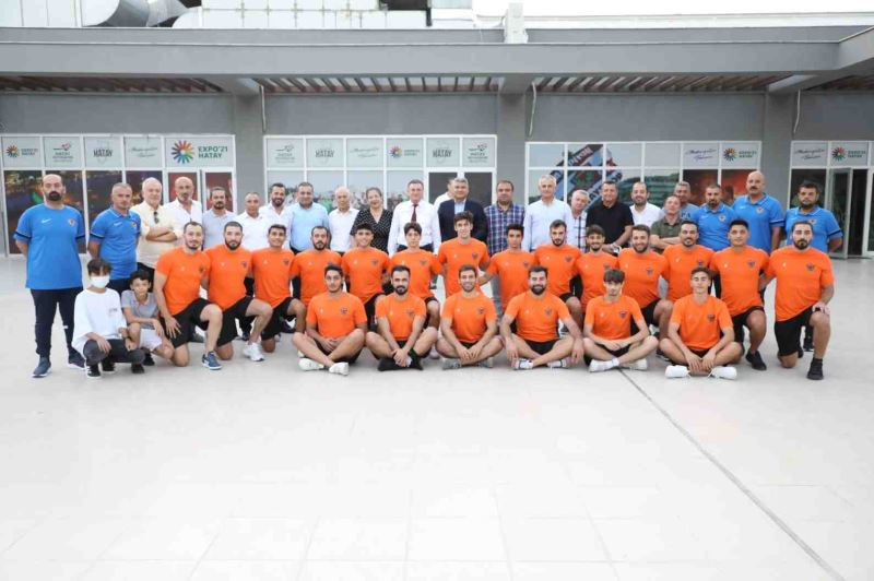 HATAYSPOR HENTBOL TAKIMI YENİ SEZONA MERHABA DEDİ
