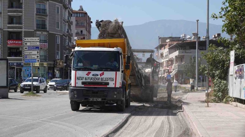 RÜSTEM TÜMER PAŞA CADDESİ’NDE BETON ASFALT HAZIRLIĞI DEVAM EDİYOR