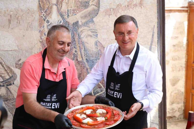 KABURGACI YAŞAR USTA VE LÜTFÜ SAVAŞ ADANA VE HATAY LEZZETLERİNİ TANITTI