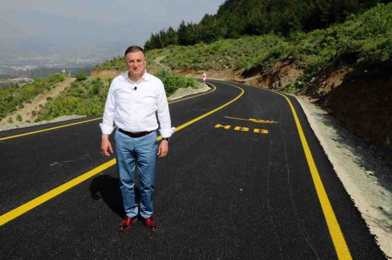 BAŞKAN SAVAŞ KOZAKLI MAHALLESİ’NDEKİ ASFALTLANAN YOLDA İNCELEMELERDE BULUNDU