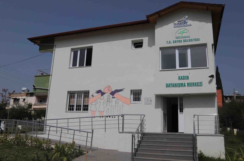 ŞİDDETLE MÜCADELEYE HBB VE DEFNE BELEDİYELERİNDEN DESTEK