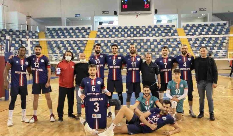 HATAY BÜYÜKŞEHİR BELEDİYESPOR ZİRVEYİ KOVALIYOR