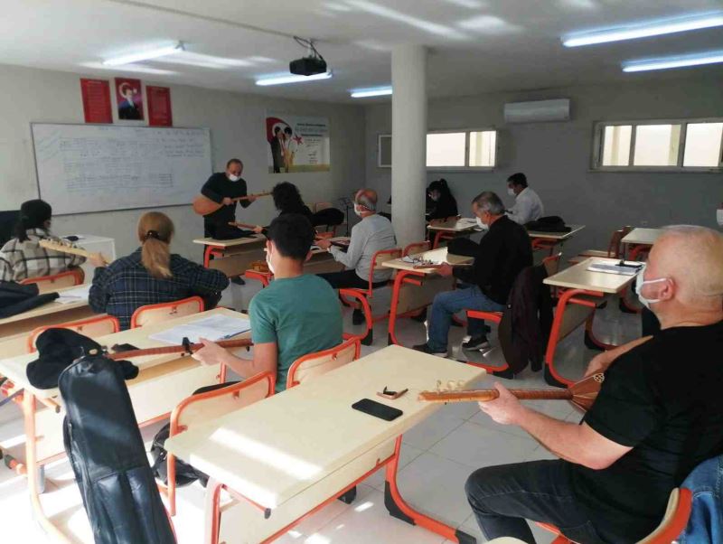 İSKENDERUN HATMEK’TE EĞİTİMLER DEVAM EDİYOR