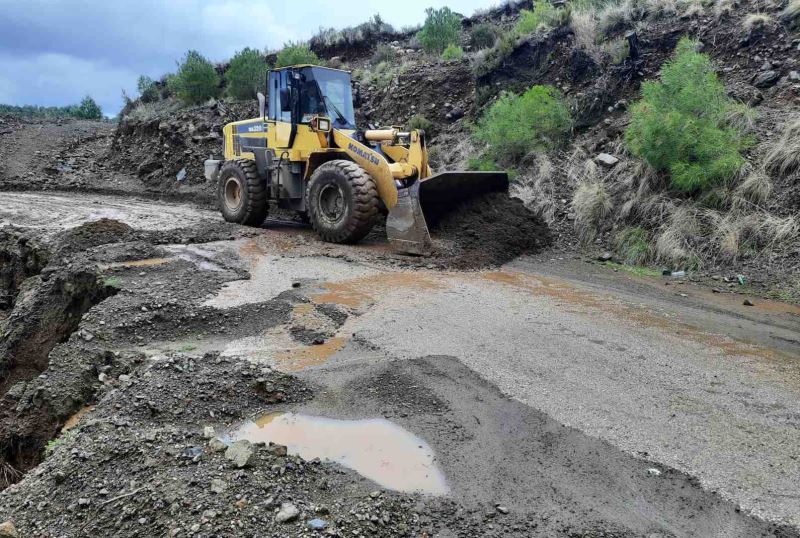 ARSUZ’DA KAPANAN YOLLARA HBB EKİPLERİ ANINDA MÜDAHALE ETTİ