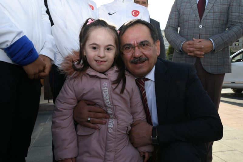 BAŞKAN DEMİR’