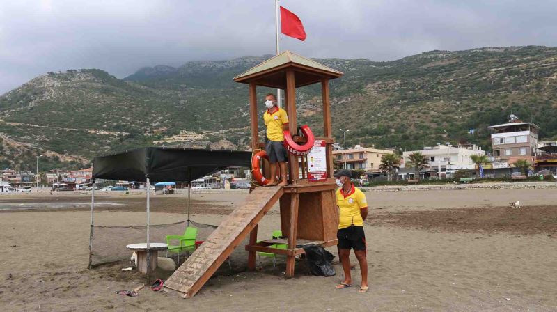 BÜYÜKŞEHİR CANKURTARANLARI BOĞULMA VAKALARINA KARŞI TEYAKKUZ HALİNDE