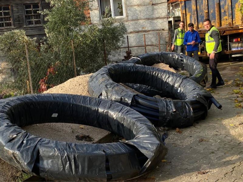 Büyükşehir Belediyesi’nin sulama borusu desteği sürüyor