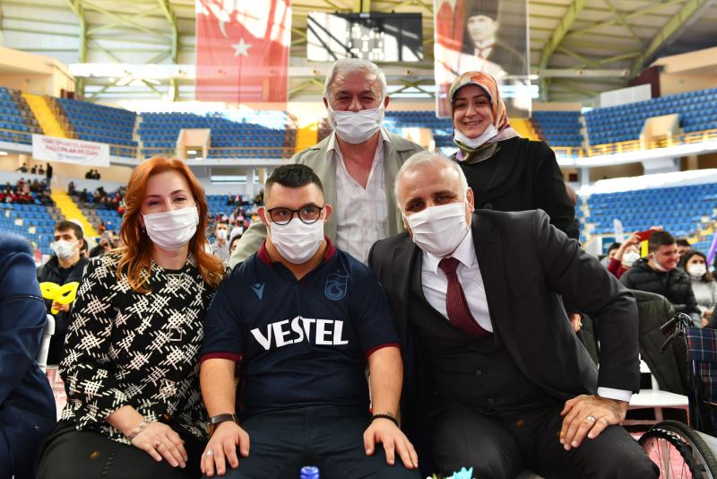 ‘SEVGİ ENGEL TANIMAZ’ ETKİNLİĞİ BEĞENİ TOPLADI