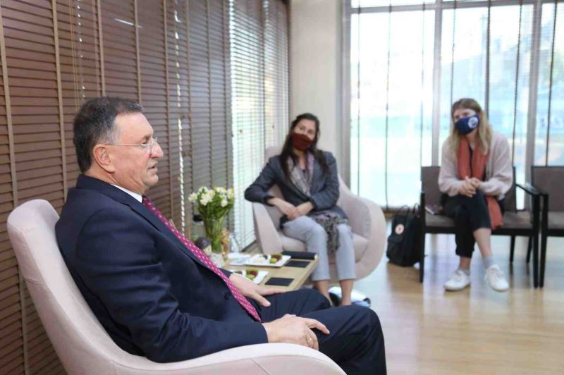 İNGİLİZ DİPLOMATLARDAN BAŞKAN SAVAŞ’A ZİYARET