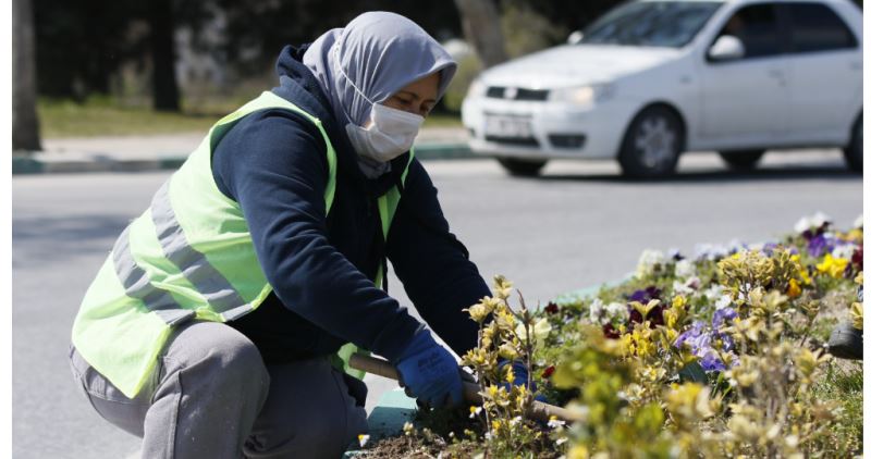 Baharın Çiçekleri, Kırklareli’nde Kadın Elleriyle Toprağa Kavuşuyor