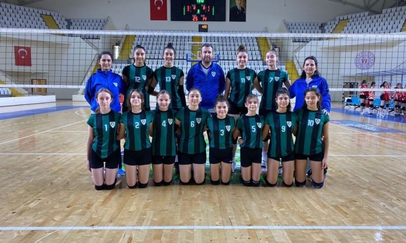 Küçük Kızlarımız 2’de 2 Yaptı