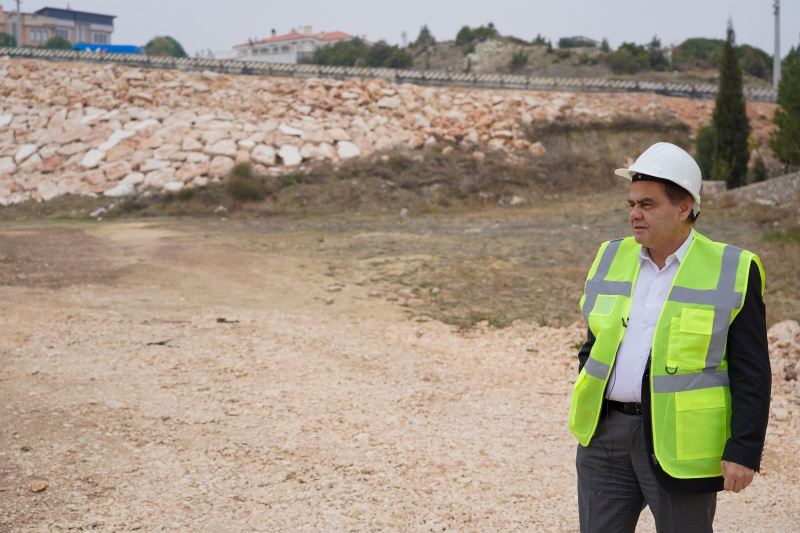 BAŞKAN ŞAHİN: ‘’BİLECİK’İN 20 BİN METREKARELİK EN BÜYÜK PARKI İÇİN DOLGU ÇALIŞMASINI SÜRDÜRÜYORUZ’’