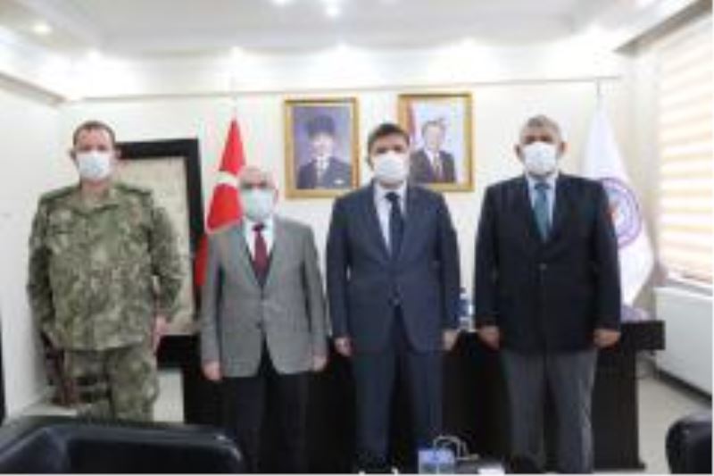 Askeralma ASAL Genel Müdürü Sn. Tuğgeneral Mehmet Yasin Kalın, beraberindeki Genel Müdür Yardımcısı Mehmet Erdoğan ile birlikte Vali/Belediye Başkan V. Sayın H. Engin Sarıibrahim’i makamında ziyaret etti.