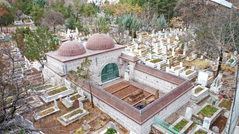 ŞEYH HAMZA TÜRBESİNDEKİ RESTORASYON ÇALIŞMALARINDA SONA YAKLAŞILDI