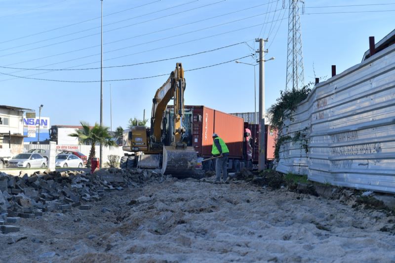 Mersin Büyükşehir, 138. Cadde’nin Kaldırımlarını Yeniliyor