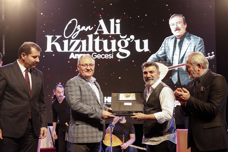 HALK OZANI ALİ KIZILTUĞ İÇİN ANMA PROGRAMI DÜZENLENDİ...
