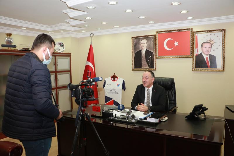 BAŞKANIMIZ YILIN FOTOĞRAF OYLAMASINA KATILDI