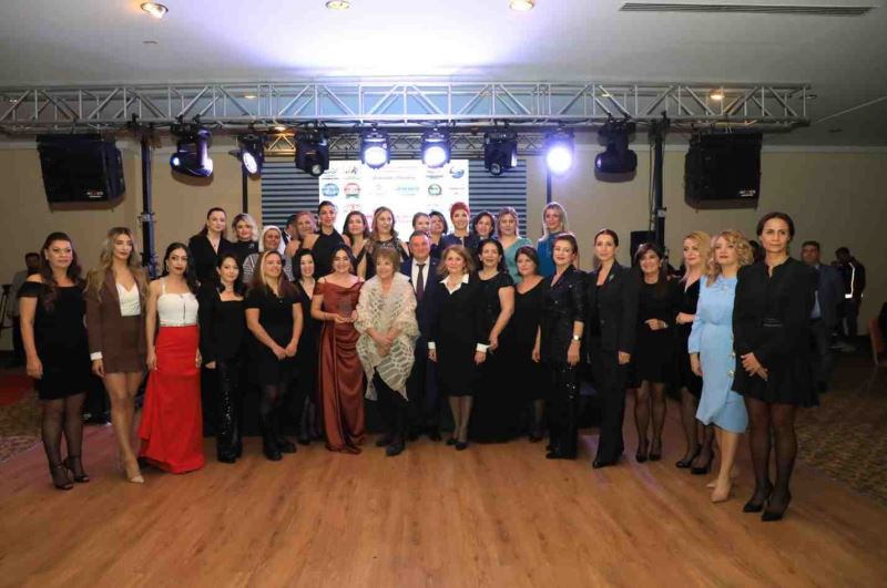 33 KADIN BELGESELİ’NİN GALASI YAPILDI