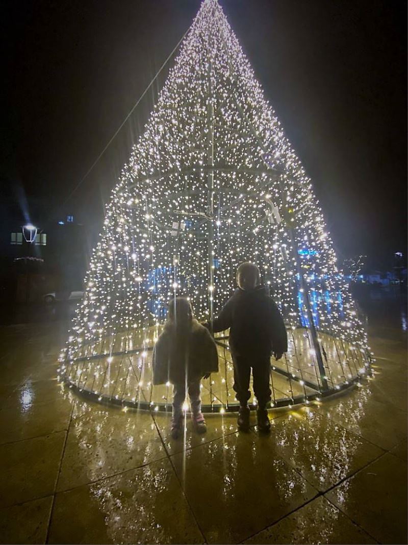 Noel Baba Meydanı ışıl ışıl oldu