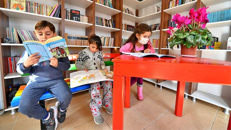 Muhtarlık ofisleri mini kütüphaneye dönüştürüldü