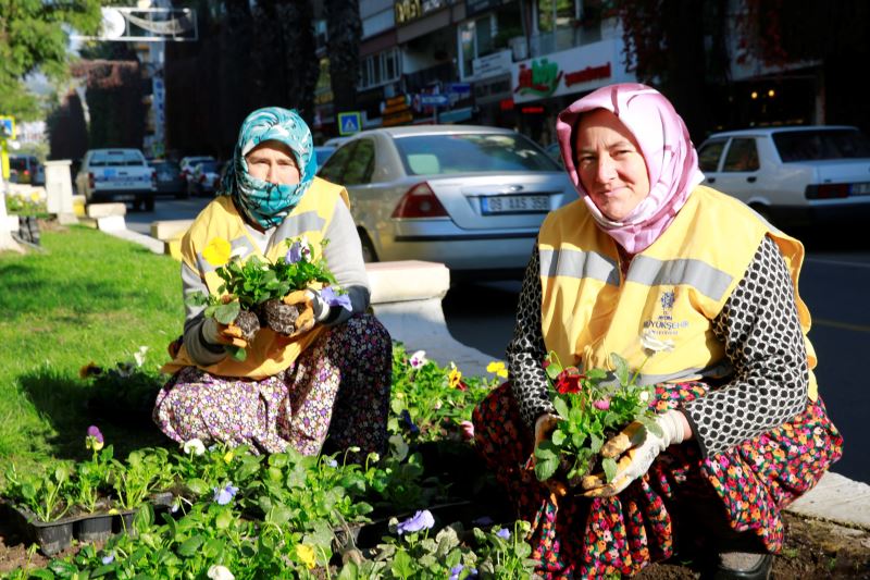 AYDIN BÜYÜKŞEHİR BELEDİYESİ’NİN DESTEĞİYLE EVLERİNİ GEÇİNDİRİYORLAR