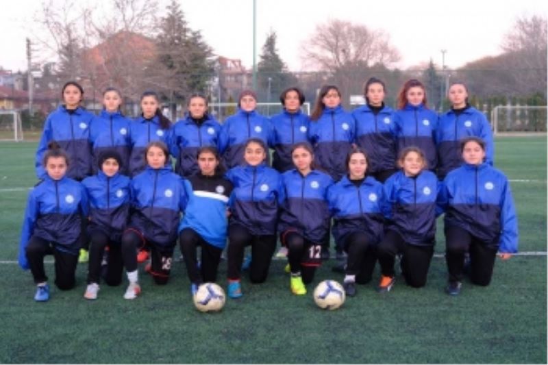 ESKİŞEHİR BÜYÜKŞEHİR GENÇLİK VE SPOR KULÜBÜ KADIN FUTBOL TAKIMI SAHYA İNİYOR