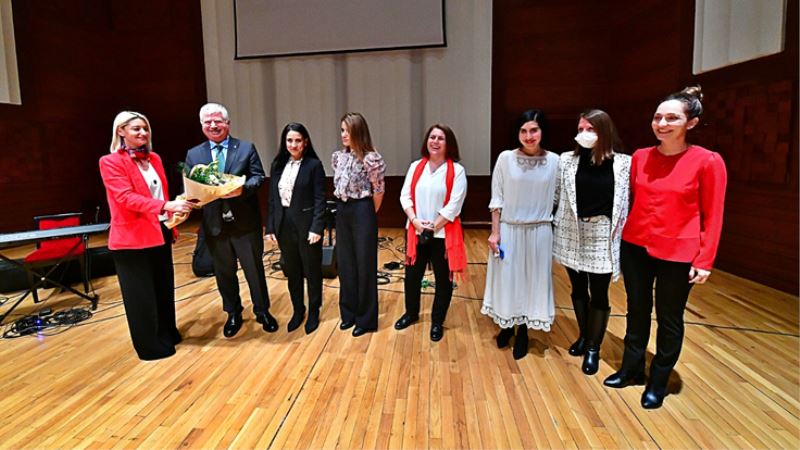 “İzmir’in kadın liderlerini yetiştirmek istiyoruz”