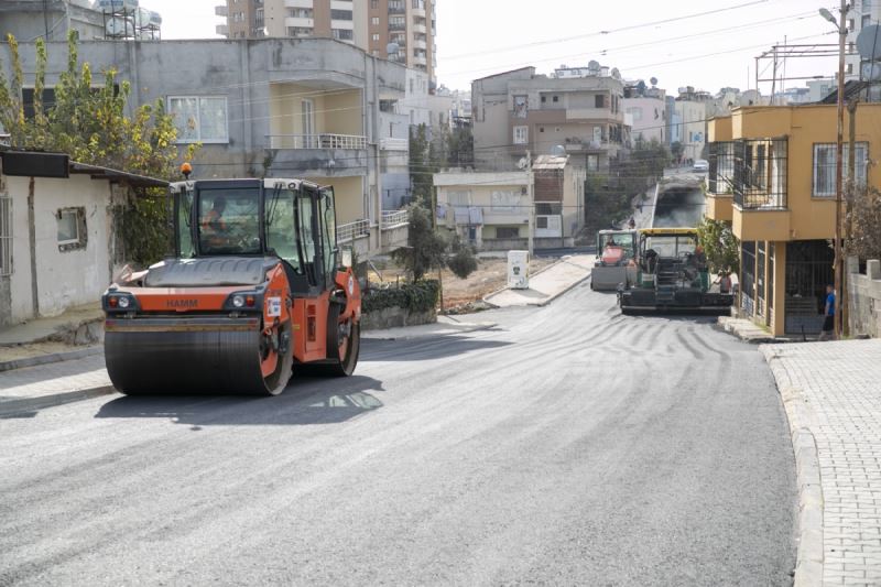 Mersin Büyükşehir, Eğriçam Mahallesi 7. Cadde’de 1100 Metrelik Yolu Yeniledi