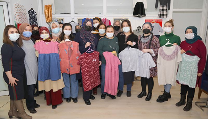 Meslek Öğrenen Kadınlardan Kimsesiz Çocuklara Yılbaşı Hediyesi