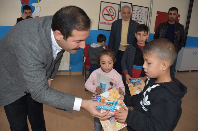 Başkan Geylani, özel çocukları ziyaret etti