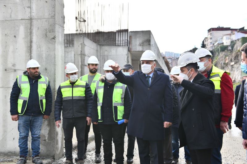 BAŞKAN ZORLUOĞLU KADINLAR PAZARI İNŞAATINI İNCELEDİ