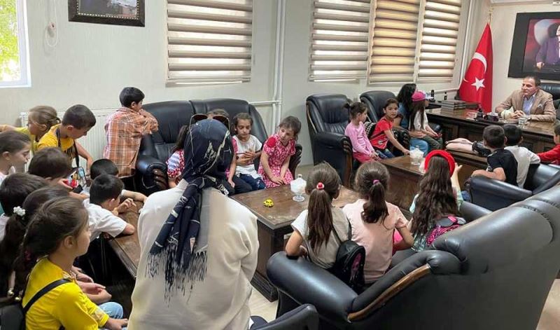 Öğrenciler Öğretmenleriyle Belediyemizde
