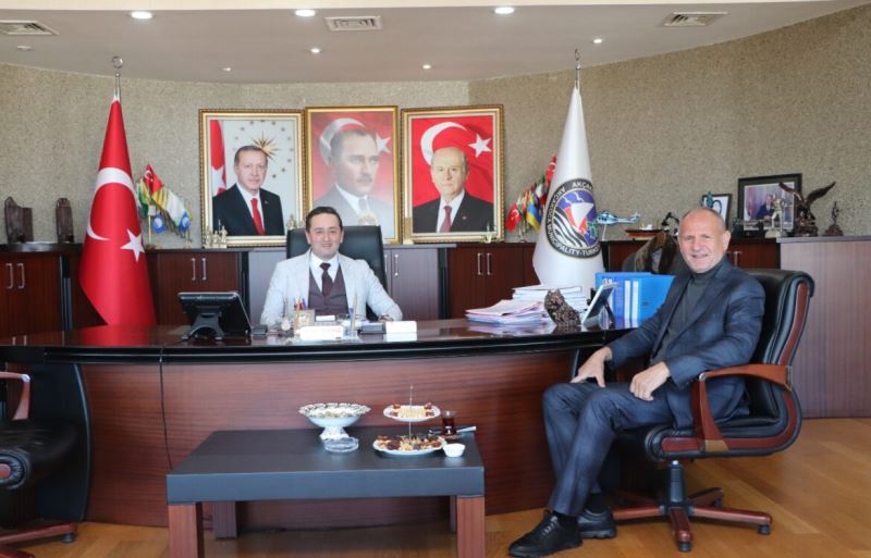 DÜZCE ESKİ BELEDİYE BAŞKANI MEHMET KELEŞ’TEN BAŞKAN YANMAZ’A ZİYARET