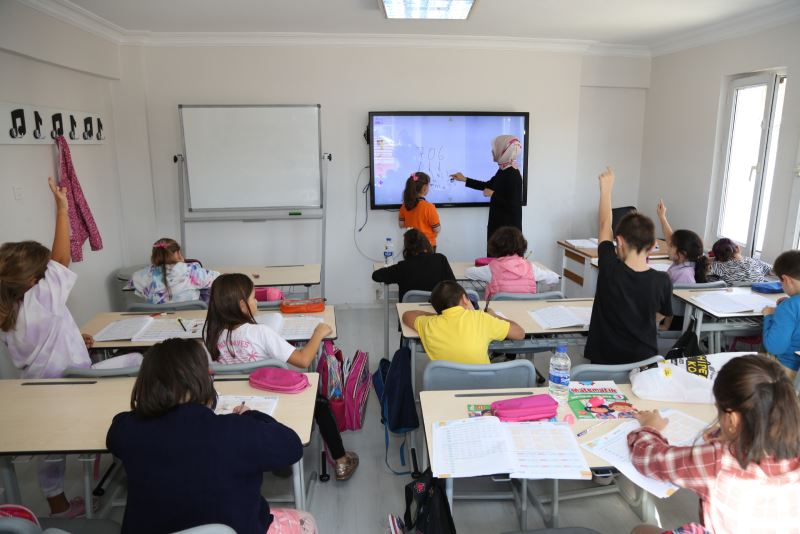 Nişanca Bilgi Evi’nde öğrenciler çok mutlu