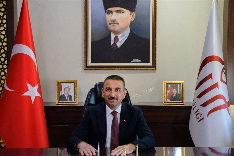 VALİ HACIBEKTAŞOĞLU, VATANDAŞLARI “SİİRT FISTIK FESTİVALİ’NE DAVET ETTİ