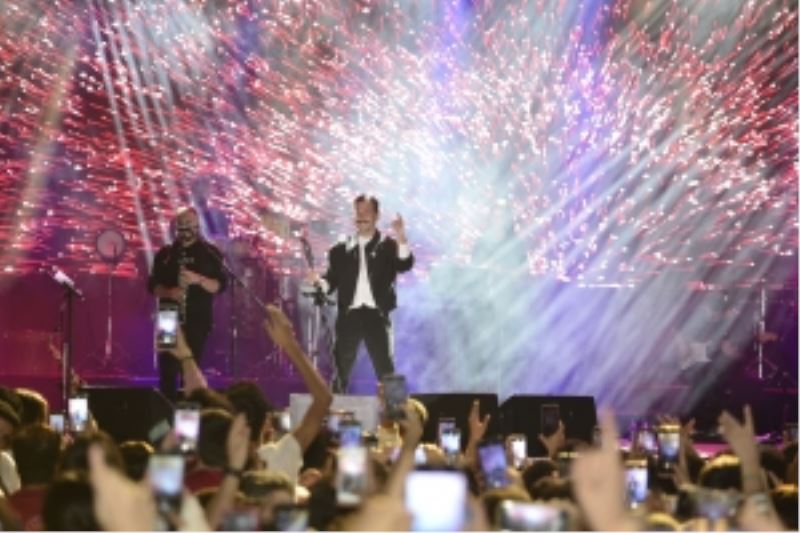Sur Kültür Yolu Festivali’nde 50 bin kişiyle konser coşkusu