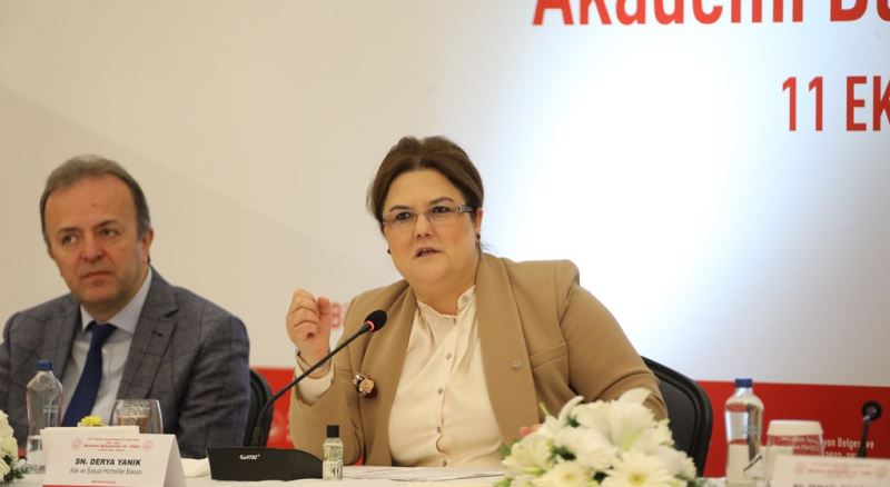 Bakanımız Derya Yanık Yaşlı Temasıyla Dördüncüsü Gerçekleştirilen Akademi Buluşmaları Toplantısına Başkanlık Etti