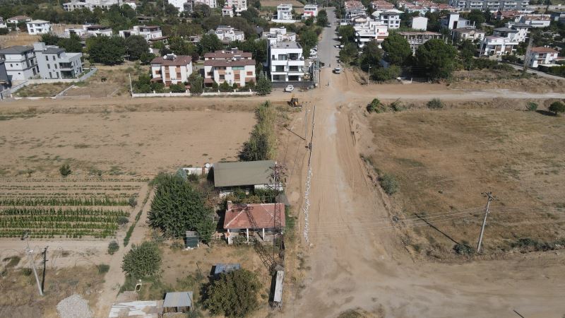 İsabeyli Mahallesinde yol yapım çalışmaları sürüyor