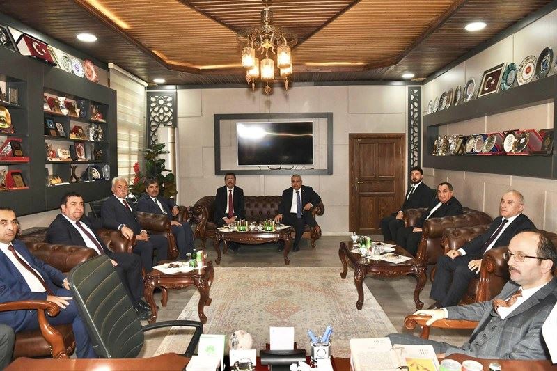 BAKAN YARDIMCISI PAKDİL’DEN MUŞ BELEDİYESİ’NE NEZAKET ZİYARETİ
