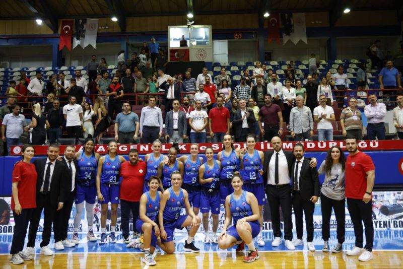 MAVİ-BEYAZLILAR RÖVANŞI DA VERMEDİ