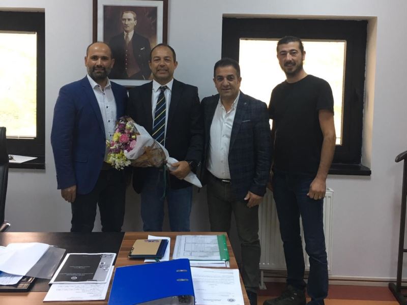 İZMİT BELEDİYESİNDEN DEKAN KÜRŞAD SERTBAŞ’A HAYIRLI OLSUN ZİYARETİ