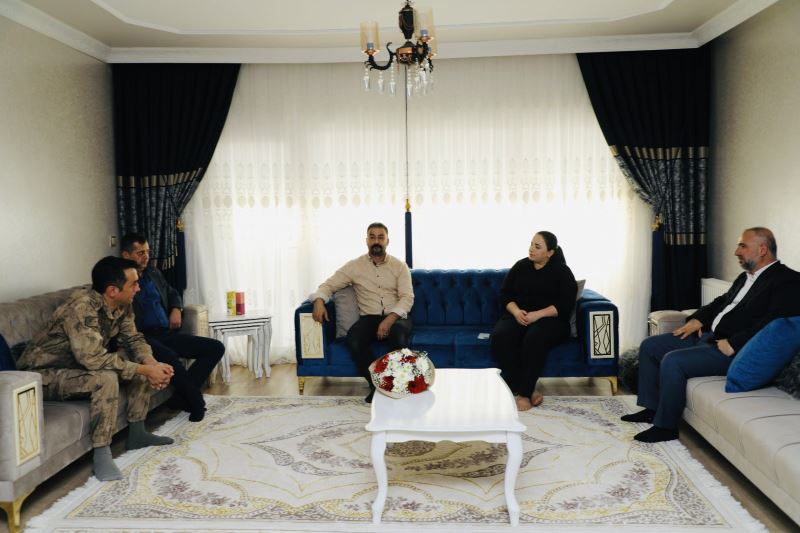 Şehadetinin Yıldönümünde Şehit Piyade Er Maas Ediş’in Ailesine Ziyaret