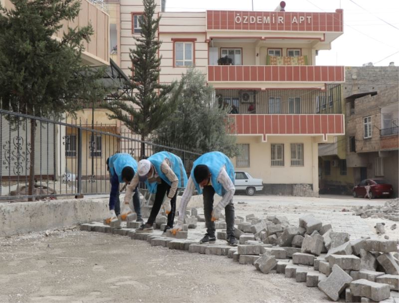 HALİLİYE’DE 4 MAHALLE DAHA PARKE TAŞIYLA DÖŞENİYOR