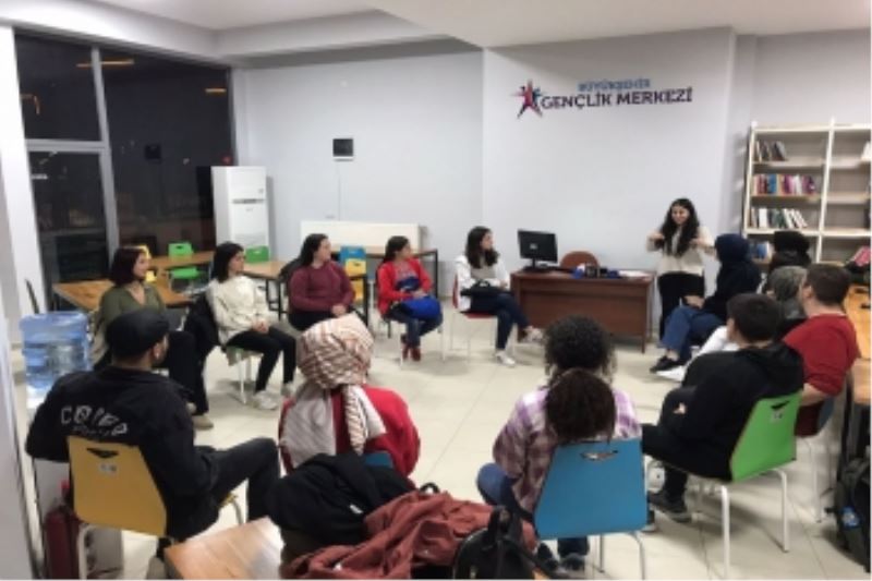 GENÇLERDEN ETKİLİ İLETİŞİM ATÖLYESİNE BÜYÜK İLGİ