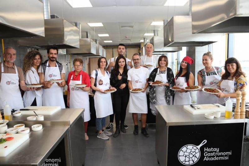 AVRUPALI KONUKLAR HATAY MUTFAĞINI DENEYİMLEDİ