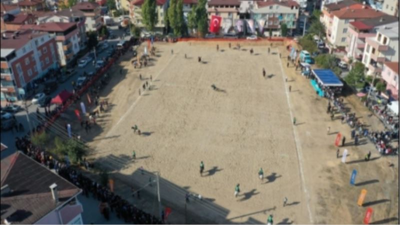 DARICA’DA GERÇEKLEŞEN CİRİT ŞÖLENİNİ BİNLERCE VATANDAŞ İZLEDİ