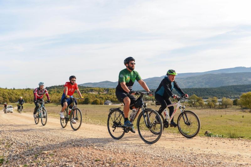 Pedalladıkları mesafeler ağaca dönüşecek