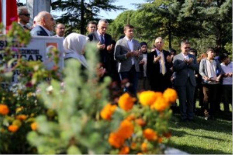 ŞEHİT ERDEM UÇAR KABRİ BAŞINDA ANILDI