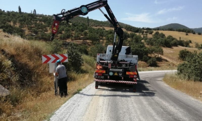 1823 Kilometrelik Yolda Trafik Levha Çalışmaları Tamamlandı